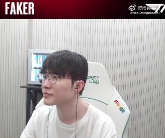 Faker感谢粉丝祝福:谢谢 托大家的福 心里暖暖的呢