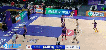 😎统治攻防！赵继伟追防大帽里勒&回身再中一记三分