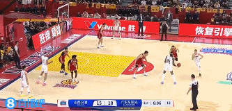 帽子戏法！胡明轩连中3记三分 帮助广东占据场上主动